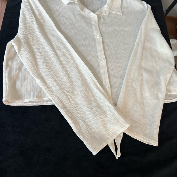 Nastygal white  long sleeve button down tie front crop top - Picture 3 of 8